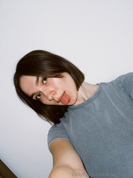 Eva Skyyy adult star images