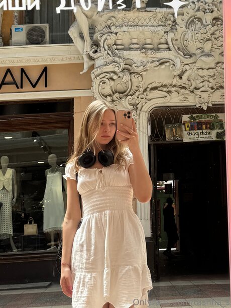 Tashha S sexy actress gallery