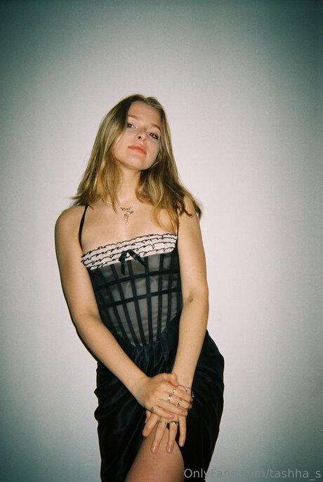 Tashha S nice actress photo