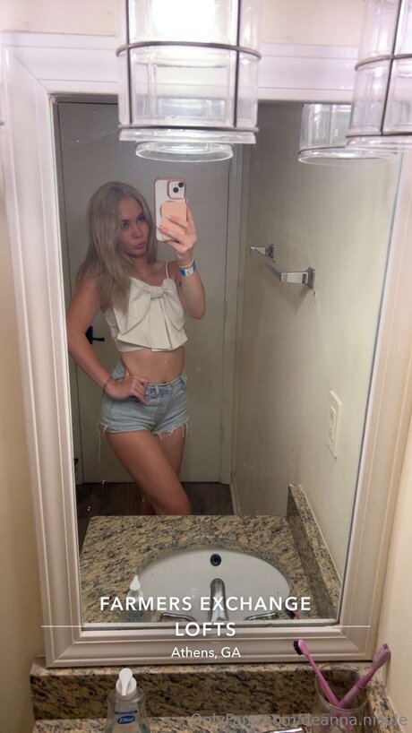 Deanna Nicole sexy pornstar photos