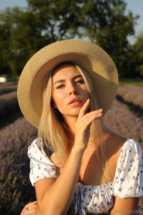 Jinkijins star nudes pics