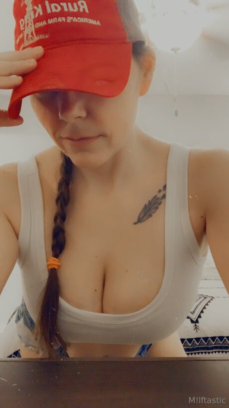 Mlftastic pretty model pics