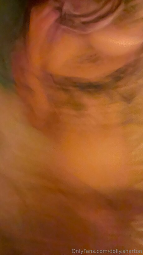 Dolly Sharton pretty model pic