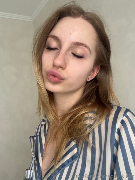 Lolly Kinks nude model archive