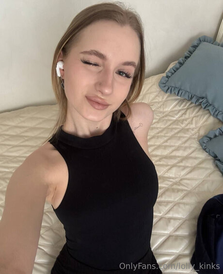 Lolly Kinks art actress archive