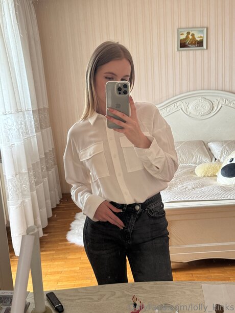 Lolly Kinks naked star picture