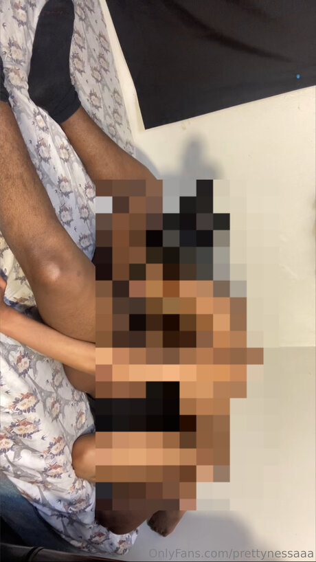 Prettynessaaa naked pornstar photo