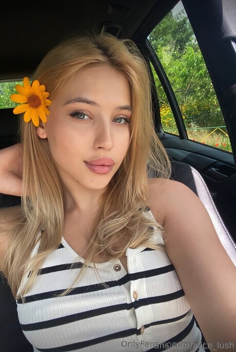 hottest young onlyfans sexy nude galleries