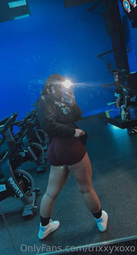 Trixxyxoxo sexy model image