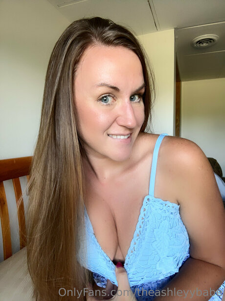 Theashleyybabe pornstar hot images