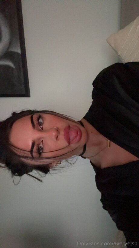 Averyelsh erotic model photos