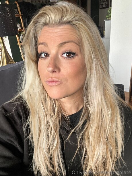 Nattoolate erotic star archive