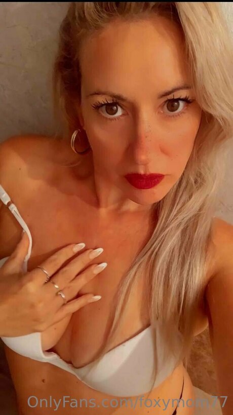 Foxymom77 perfect actress img
