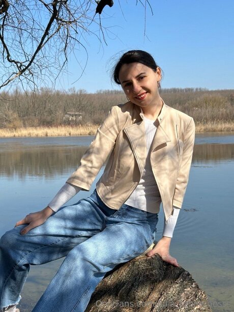 Julia Tendernesss star top pic