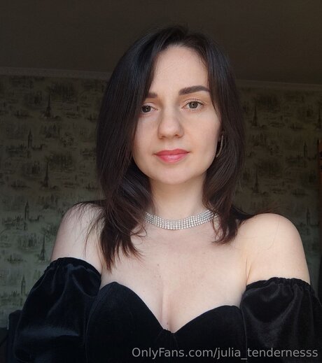 Julia Tendernesss pornstar top image