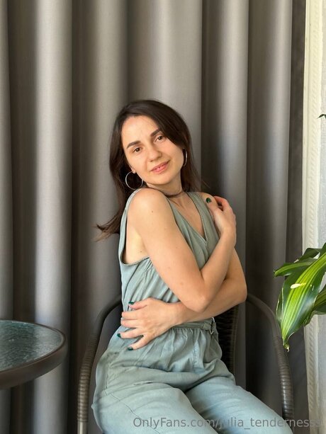 Julia Tendernesss model nice pic