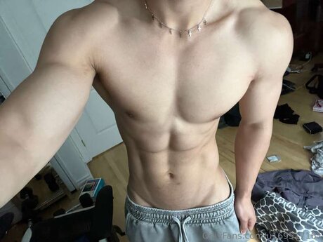 U169517161 nice model img