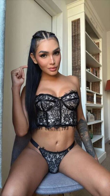 Miaflamee exclusive star picture