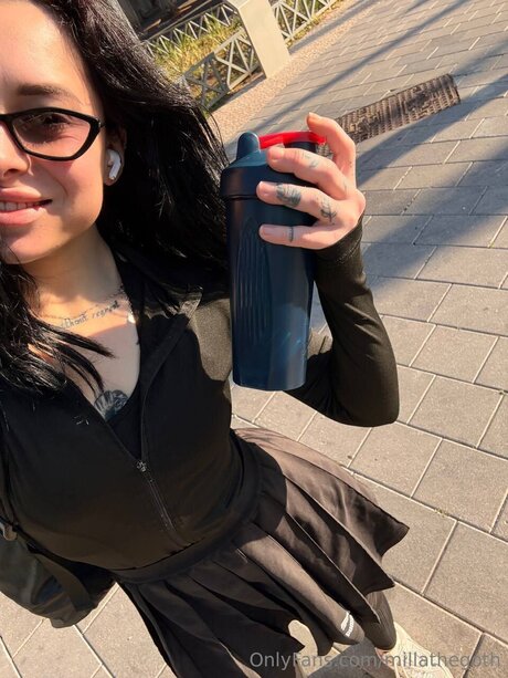 Millathegoth hot star pic