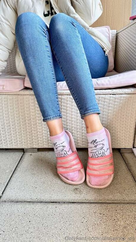 Juliajames Vip model pornographic archive