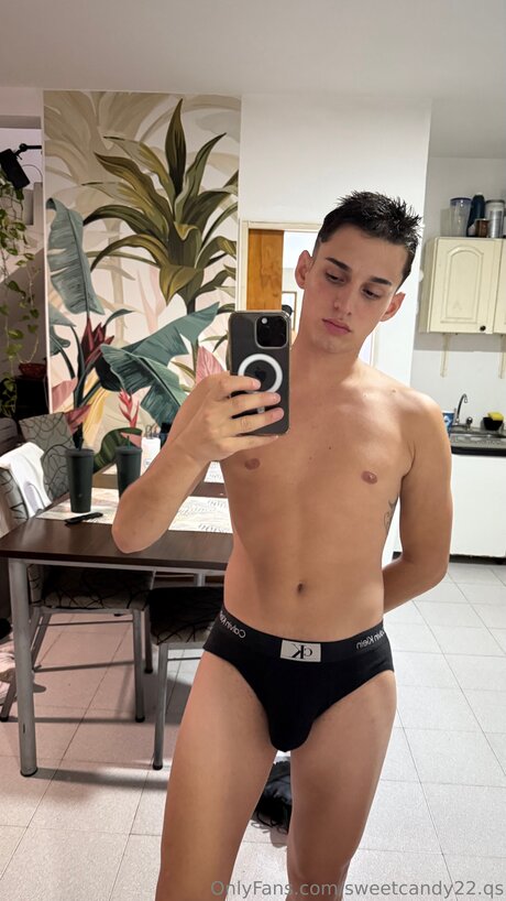 Sweetcandy22 Qs perfect model pic