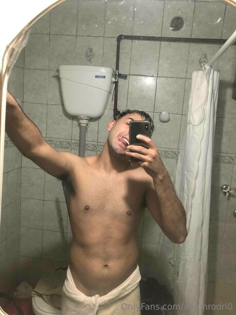 Aaronrodri0 nude pornstar galleries