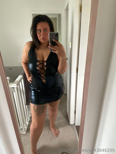 Kcupsbrunettefree model top photos