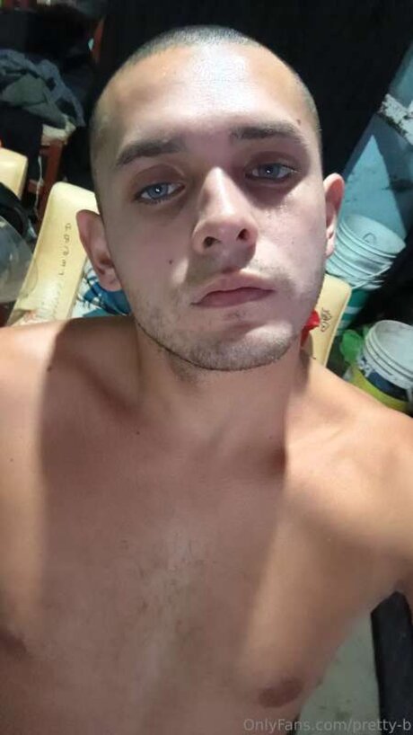 Pretty B star erotic photos