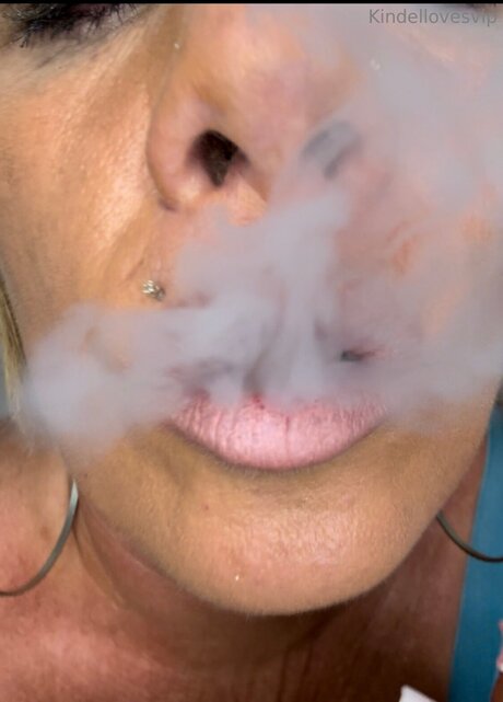 Kindellovesvip model free photo