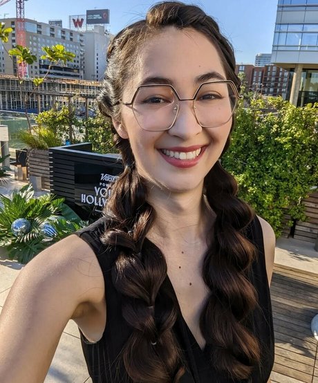 Ovilee May star hot pics