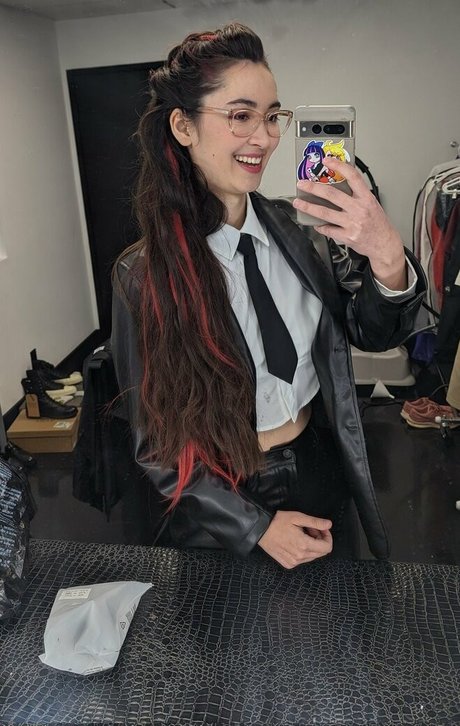 Ovilee May pornstar adult picture