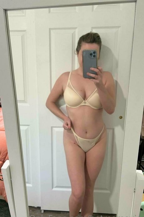 hotmomevie xxx pornstar pics