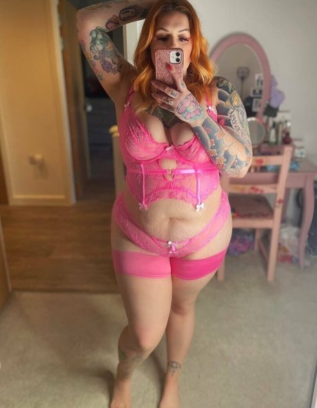 smile onlyfans nude image