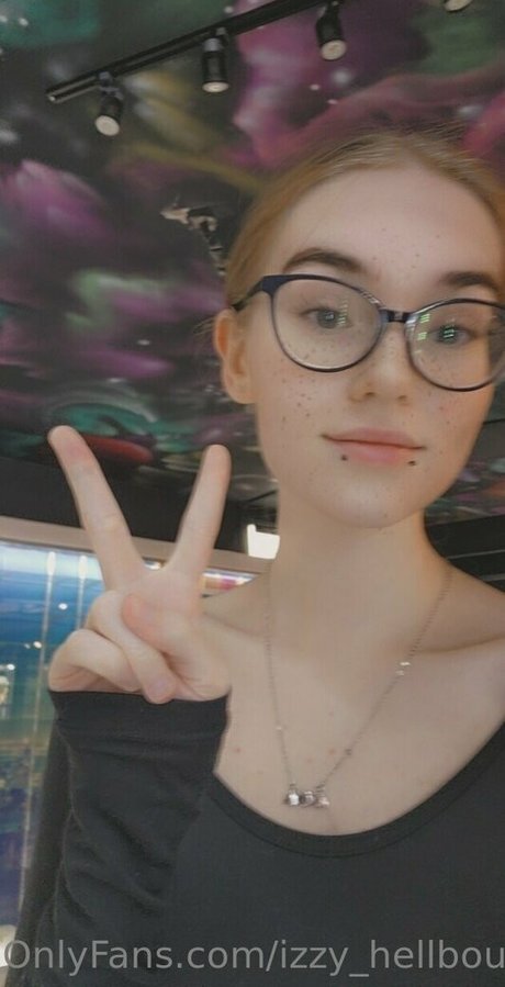 izzy hellbourne erotic pornstar img