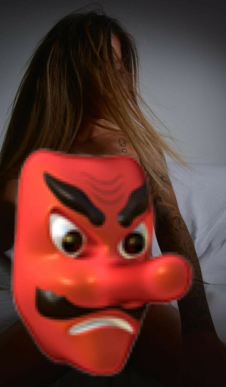 Flora Tabi model perfect pictures