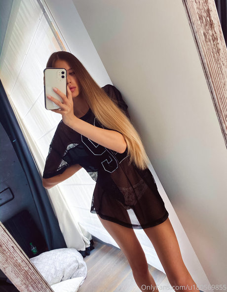 female influencer onlyfans beautiful pictures