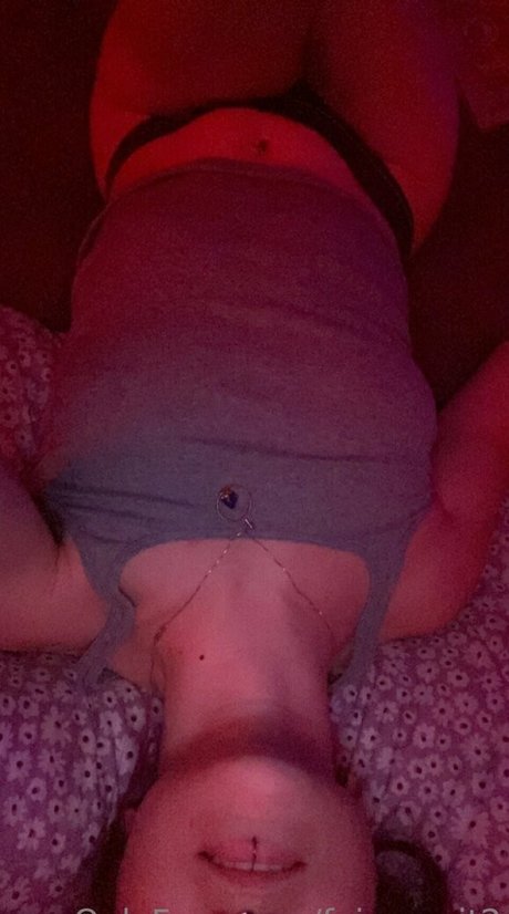 fairyyspit2 model naked img