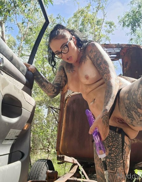 onthetoolss pretty model photos