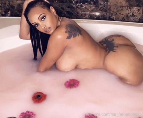 thick girls onlyfans hot nude pics