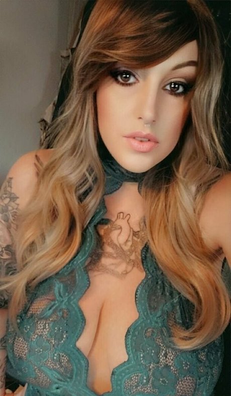 alexiwildexxx model hot image