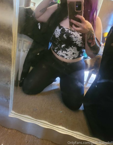 trimmed onlyfans top picture