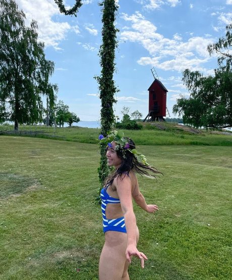 Katelyn Ohashi exclusive star photos