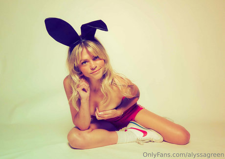 alyssagreen sexy model pictures