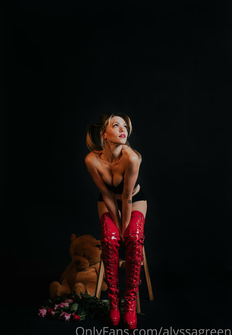 alyssagreen sexy model images