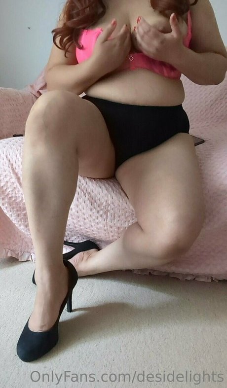 desidelights model nice photo