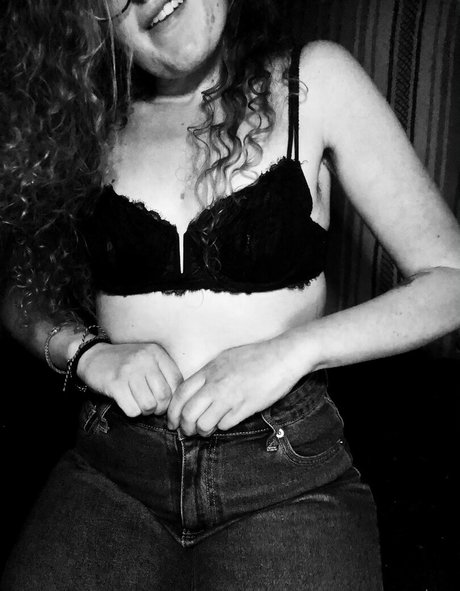 mild0ne hot actress archive