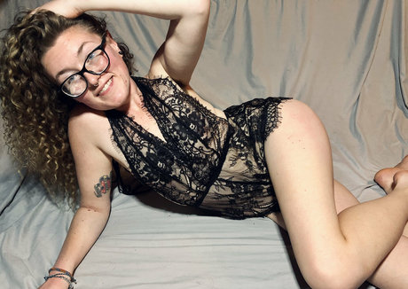 mild0ne nude model archive