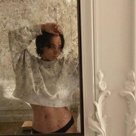 Forty7132 beautiful pornstar image