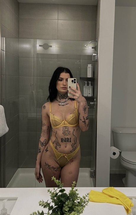 Emilysullivan model free photo