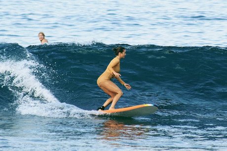 Chloe East star perfect gallery